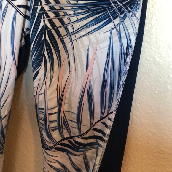 Avia Body Trim Capri Women’s Leggings Size XS - Picture 3 of 5